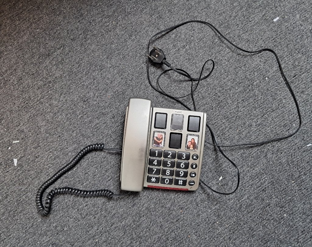 vaste telefoon met grote toetsen, Telecommunicatie, Ophalen, Gebruikt, 1 handset