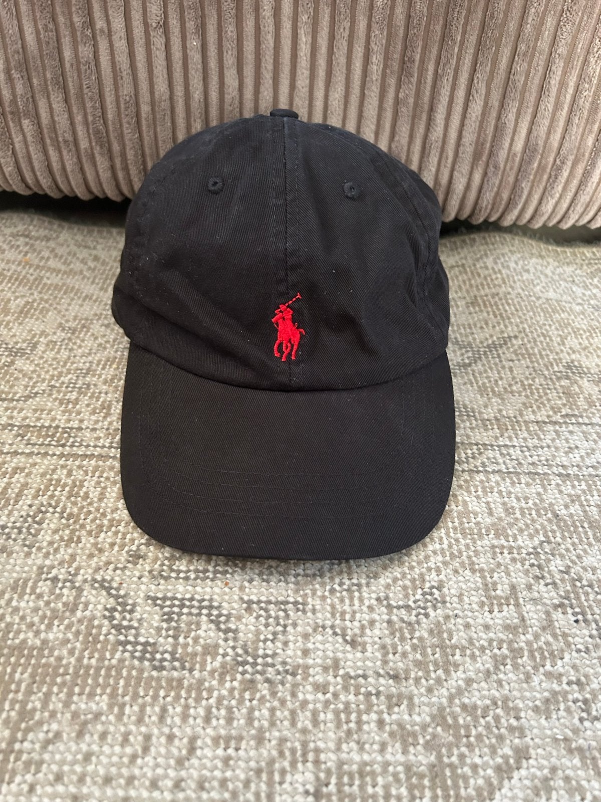 Polo Ralph Lauren pet zwart met rood logo - Nieuw!, Kleding | Heren, Hoeden en Petten, Ophalen, Nieuw, One size fits all, Pet