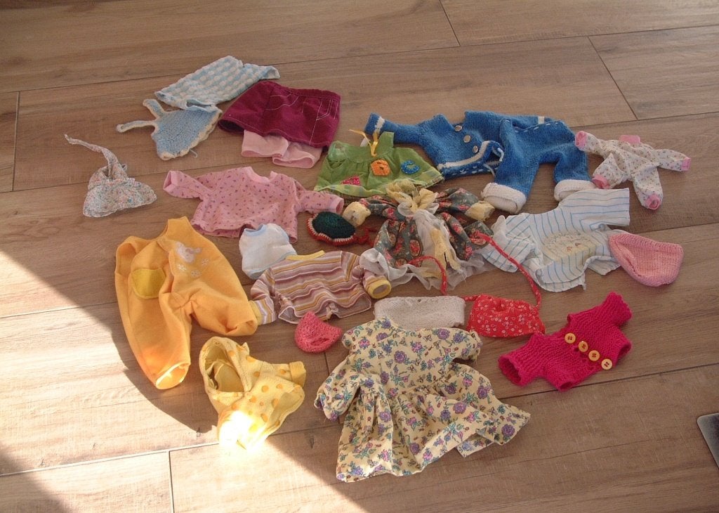 oude poppen kleertjes, Ophalen of Verzenden, Gebruikt, Kleertjes