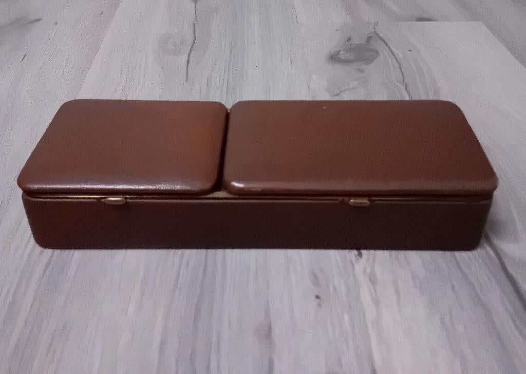 houten kistje met messing randen, Verzenden