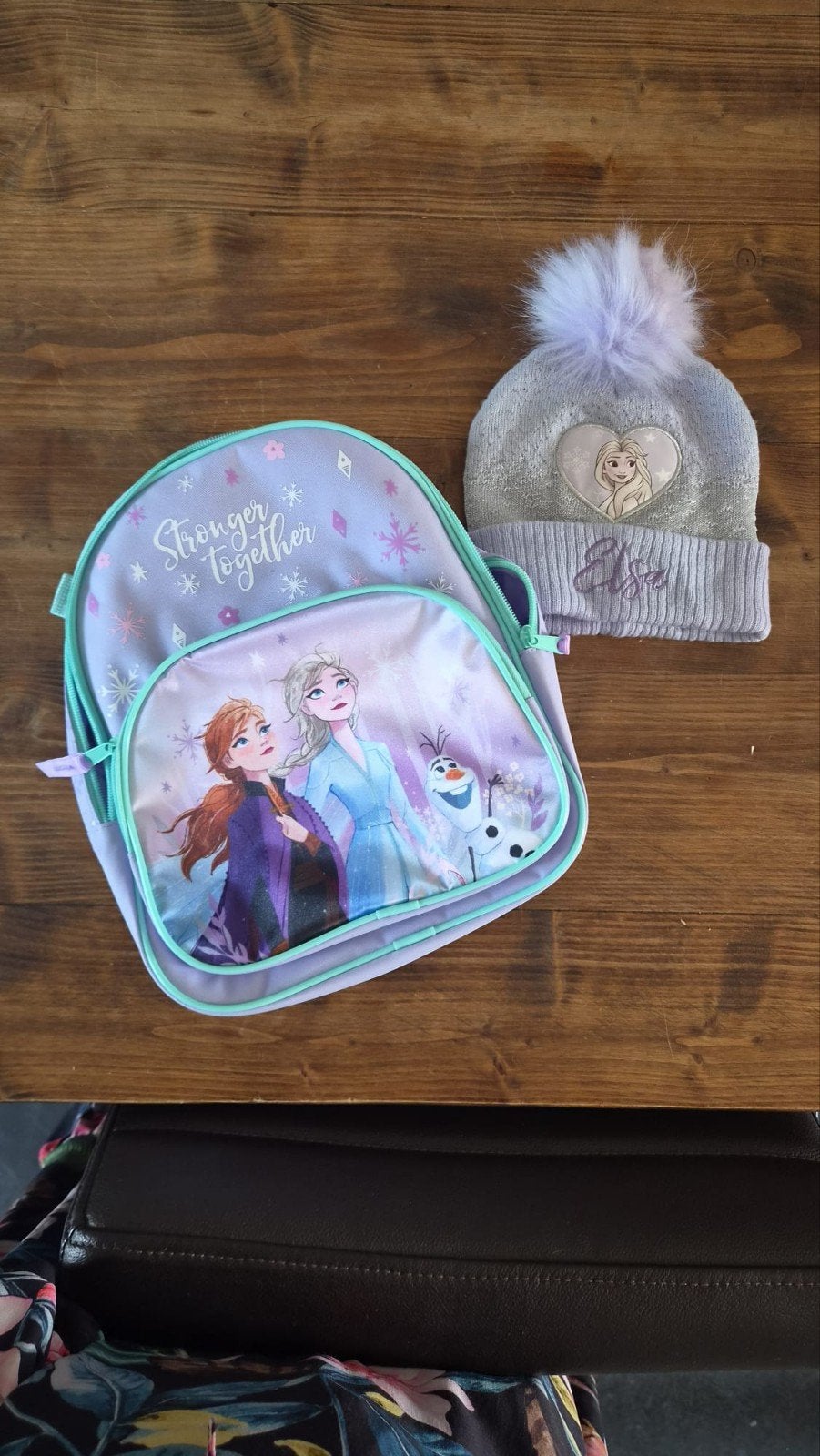 Frozen muts en tas setje, Ophalen, Gebruikt, Frozen, Meisje