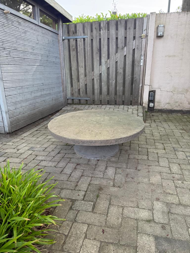 Betonnen tuintafel rond, Ophalen, Gebruikt, Rond, Overige materialen