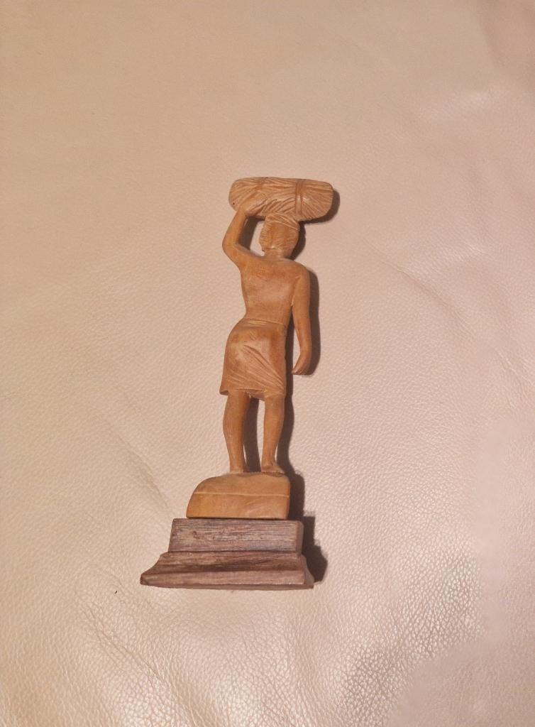 Souvenir uit India: een houten figuur beeld, Ophalen of Verzenden, Zo goed als nieuw