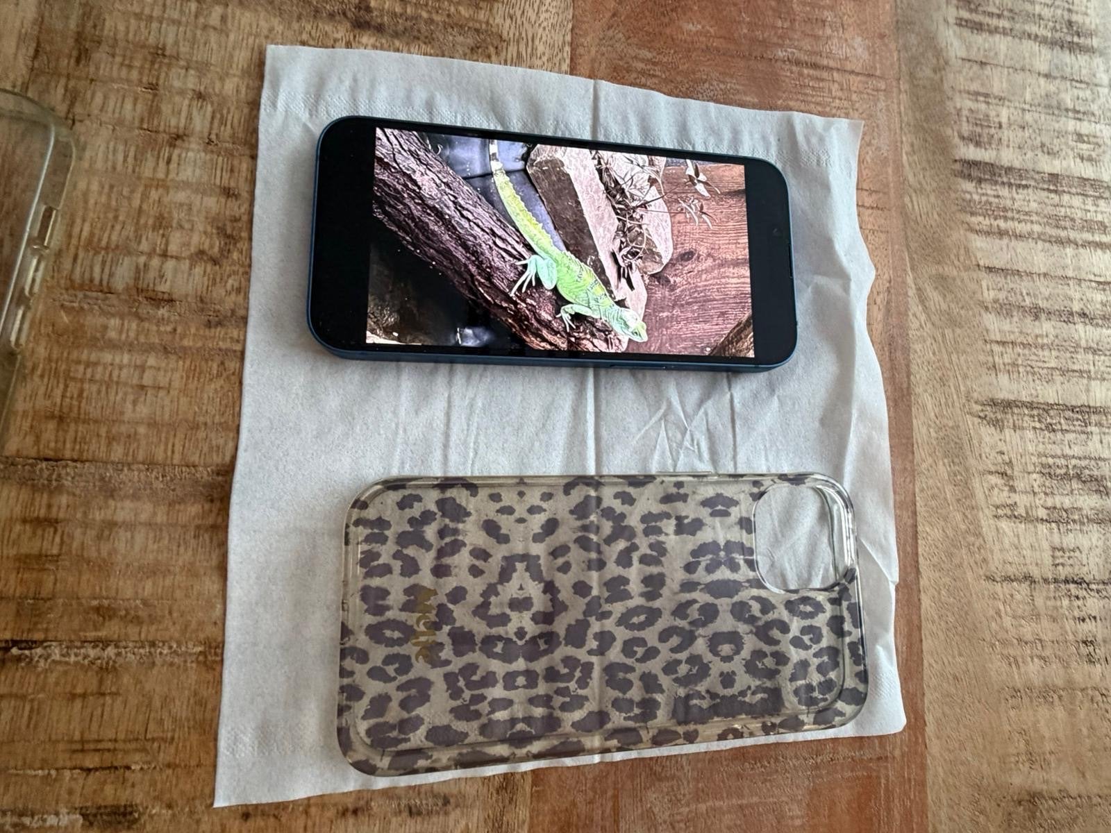 iPhone 13 Blauw 128GB met Ateljé hoesje, Kunststof, IPhone 13, Overige merken, Hoesje of Tasje