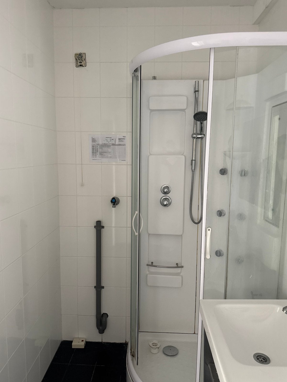 Gratis badkamer | douchecabine + wastafel zelf demonteren, Ophalen, Gebruikt
