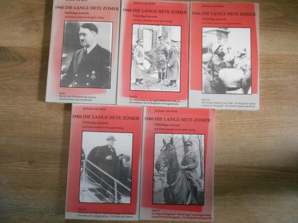 Juliaan van Belle 1940; De lange hete zomer deel I t/m V, Boeken, Ophalen of Verzenden, Tweede Wereldoorlog, Zo goed als nieuw