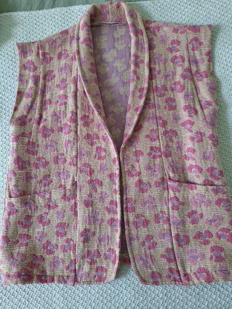 beige/roze gilet  ambike 1 maat t/m mt.42, Kleding | Dames, Beige, Maat 42/44 (L), Ophalen of Verzenden, Zo goed als nieuw