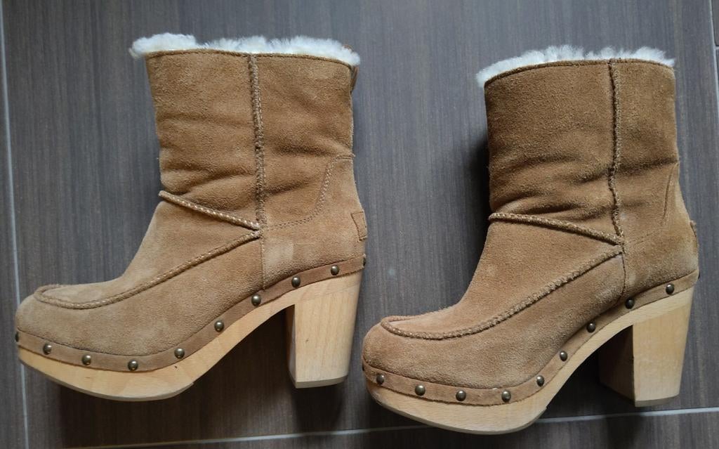 Uggs suede camel kleur maat 40, UGG, Bruin, Lage of Enkellaarzen, Ophalen of Verzenden