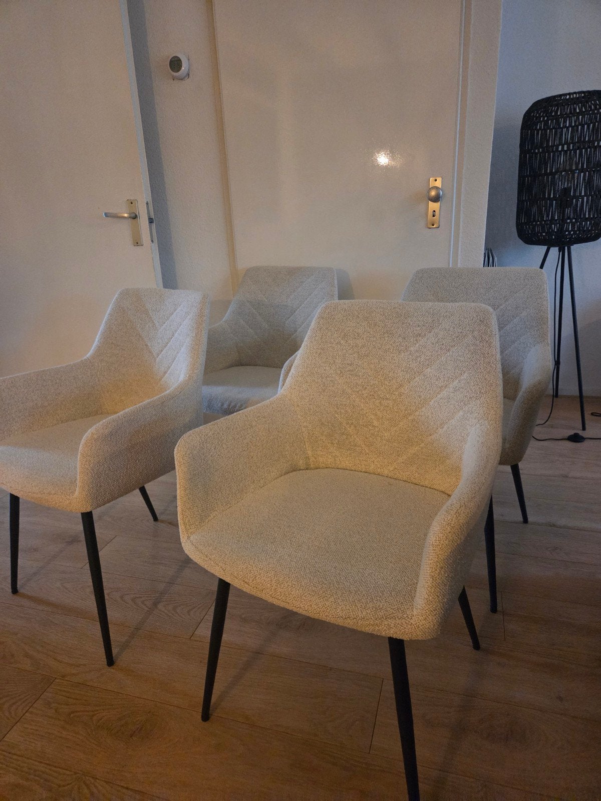 Set van 4 eetkamerstoelen beige bouclé – zo goed als nieuw!, Ophalen, Overige kleuren, Zo goed als nieuw, Metaal