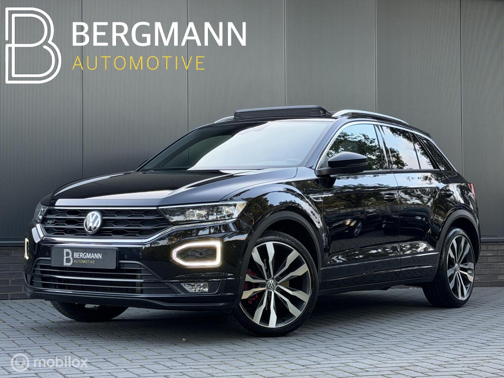 Volkswagen T-Roc 2.0 TSI 4Motion R-line|Pano|Beats|Virtual, Automaat, Dealer onderhouden, 15 km/l, Gebruikt