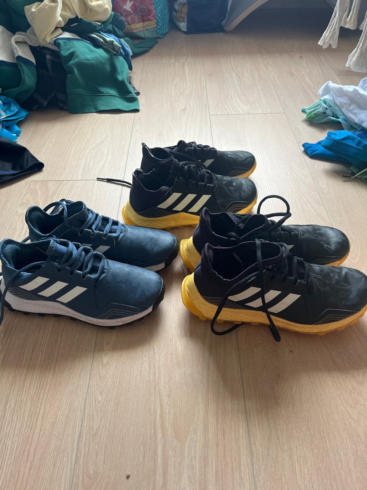 Adidas hockeyschoenen veld maat 34, Ophalen of Verzenden, Gebruikt, Schoenen