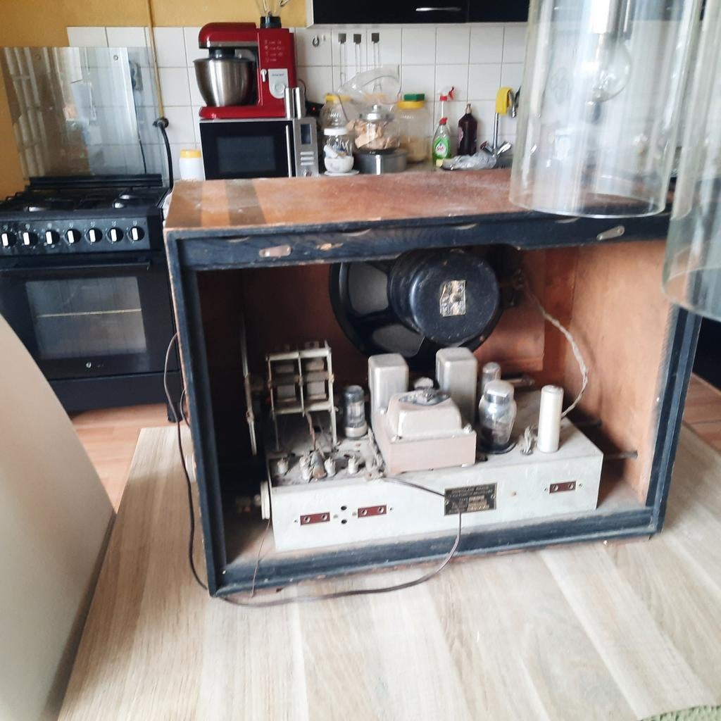 Oude radio met houten kast, Audio, Tv en Foto, Radio's, Ophalen of Verzenden
