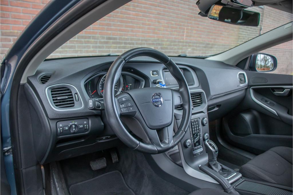 Volvo V40 T4 180pk Geartronic, 106.000km, PDC, Trekhaak, Air, Stof, Gebruikt, Zwart, 4 cilinders