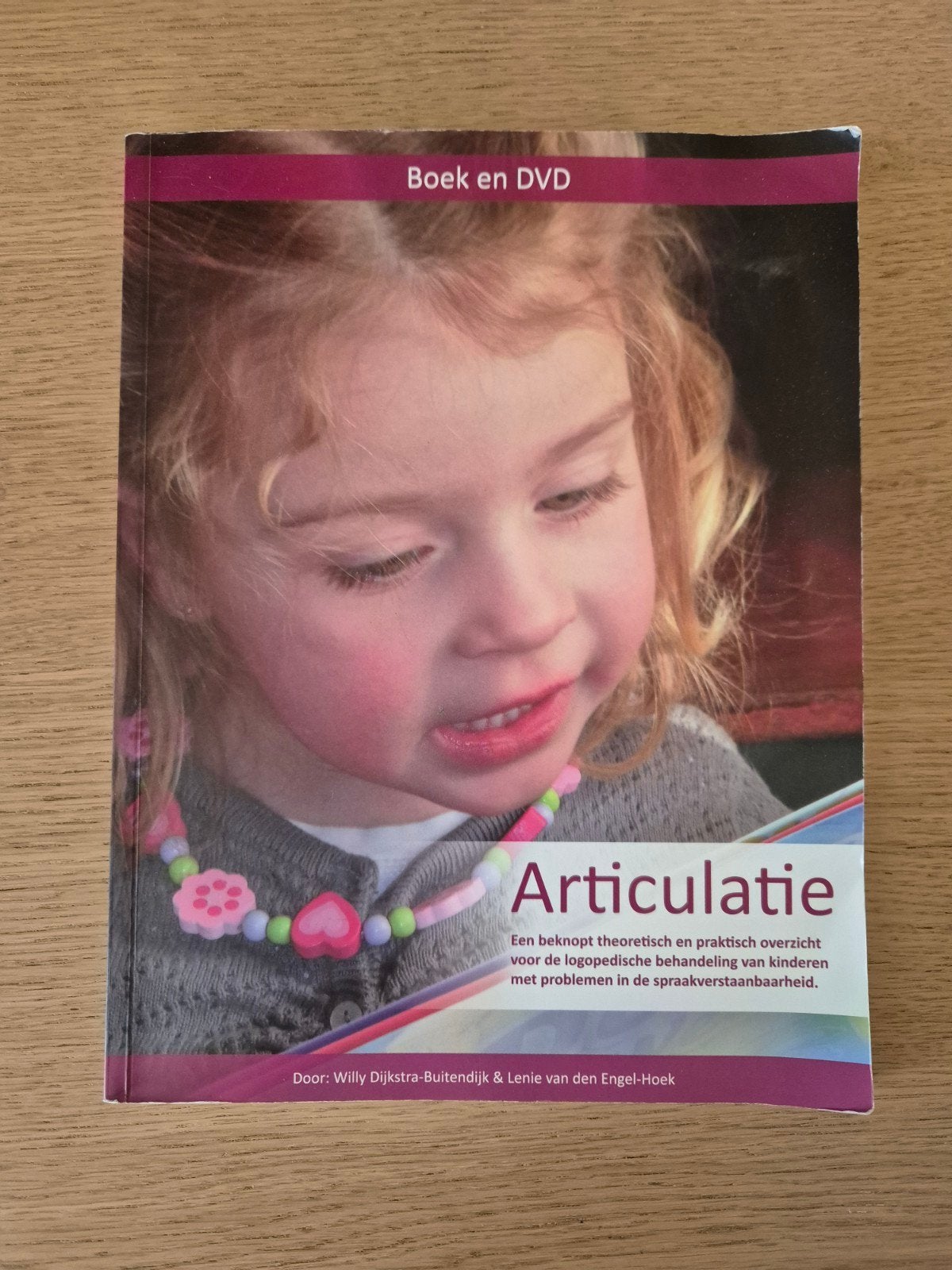 Articulatie: Boek en DVD over logopedie bij kinderen, Boeken, Ophalen of Verzenden, Zo goed als nieuw, HBO, Willy Dijkstra-Buitendijk & Lenie van den Engel-Hoek