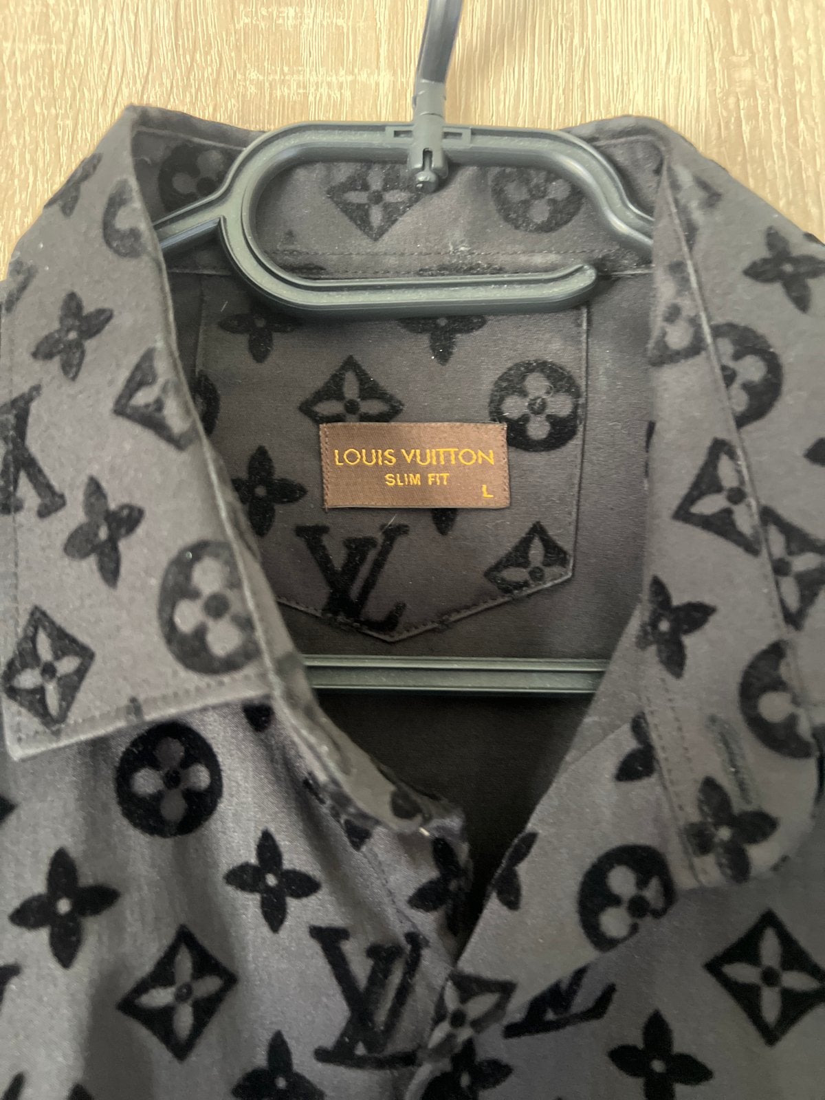 Louis Vuitton Slim Fit overhemd met monogram - Maat L, Kleding | Heren, Ophalen of Verzenden, Zo goed als nieuw, Zwart, Halswijdte 41/42 (L)
