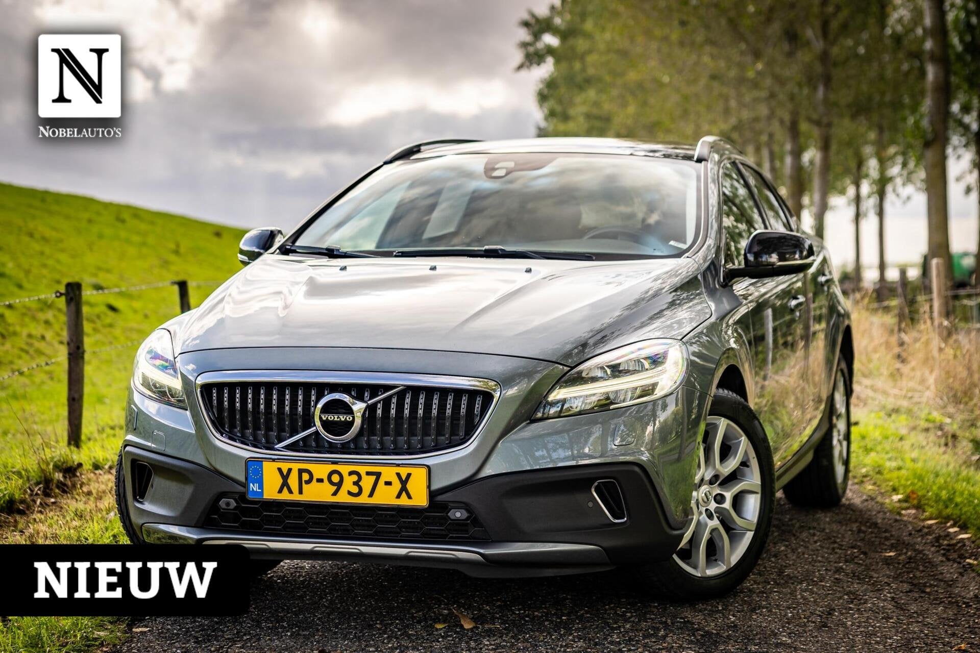 Volvo V40 Cross Country 1.5 T3 Polar+ Luxury|Dealeronderhoud, Dealer onderhouden, Euro 6, 4 cilinders, 152 pk