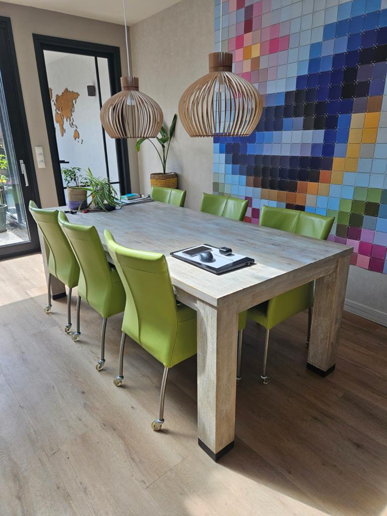 6 leren eetkamerstoelen op wielen, perfecte staat, Huis en Inrichting, Tafels | Eettafels, 200 cm of meer, Zo goed als nieuw, Metaal