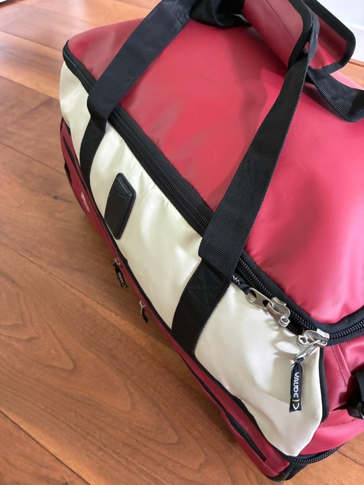 Vaudé trolley 65 liter inhoud, als nieuw!, Ophalen, Zo goed als nieuw, Rood, Wieltjes