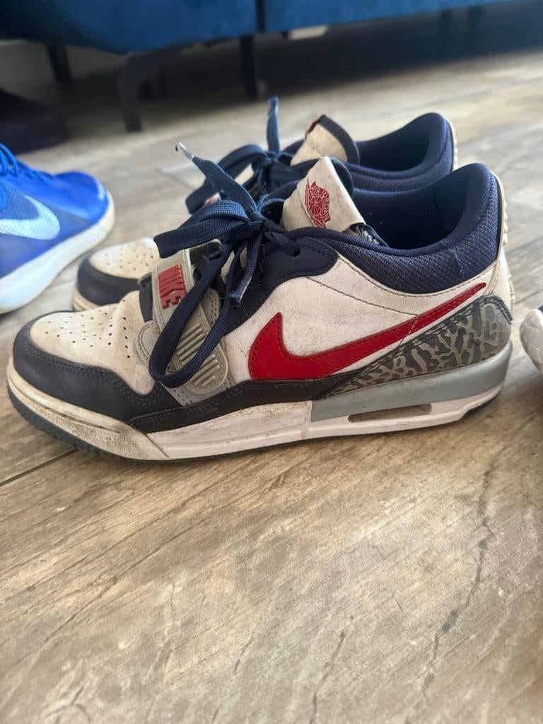 Verschillende sneakers voor jongens - Nike, New Balance, Ophalen, Zo goed als nieuw, Hardloopschoenen, Nike