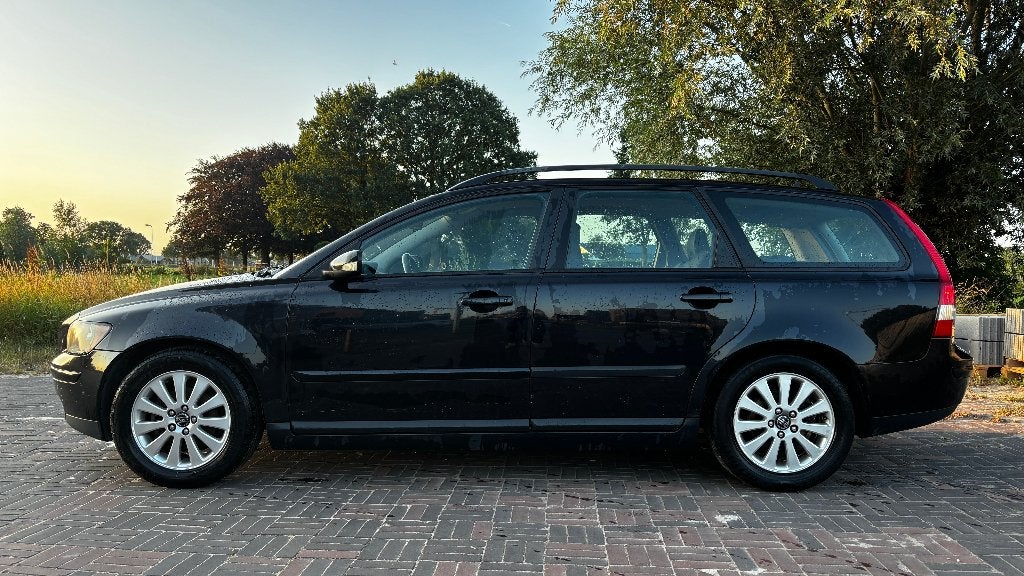 Volvo V50 1.8 2005 Zwart, Voorwielaandrijving, Zwart, 4 cilinders, Leder en Stof