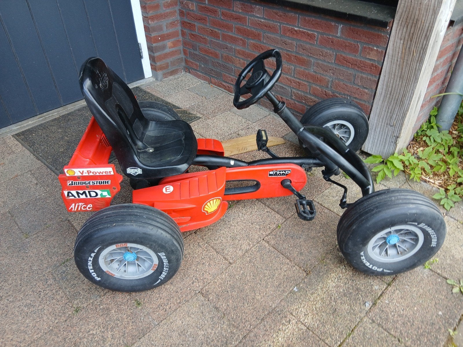 Stoere Buddy Ferrari skelter op racebanden, Ophalen, Loopfiets