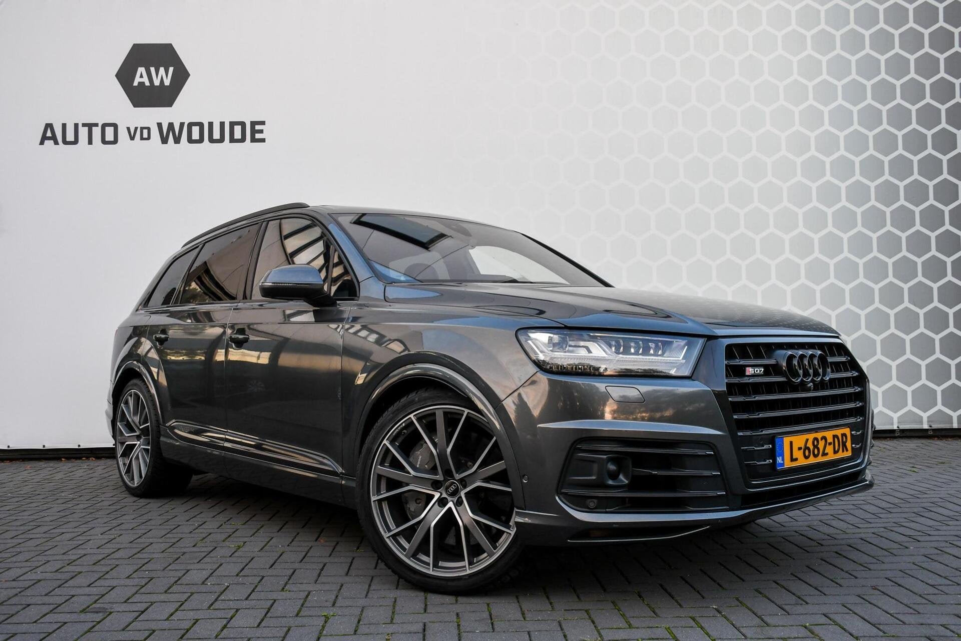 Audi SQ7 4.0 V8 TDI quattro S-line + 7p Ceramic 435PK PANO, Automaat, SQ7, 435 pk, Gebruikt