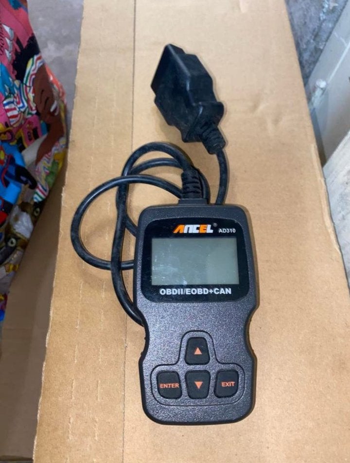 ANCEL AD310 OBD2 Scanner Foutcodelezer Auto Diagnose, Ophalen of Verzenden, Zo goed als nieuw