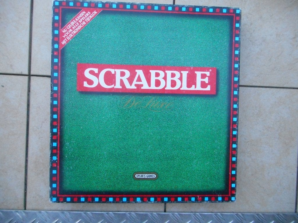 Scrabble grote groene doos met tijdklok, Hobby en Vrije tijd, Ophalen, Gebruikt