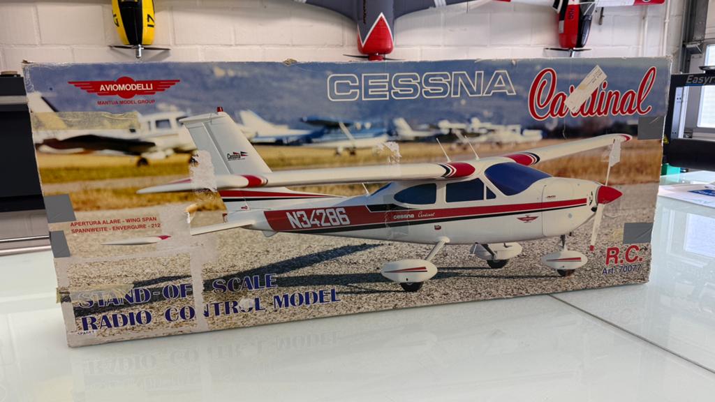 Cessna cardinal aviomodelli, Hobby en Vrije tijd, Modelbouw | Radiografisch | Vliegtuigen, Ophalen, Nieuw