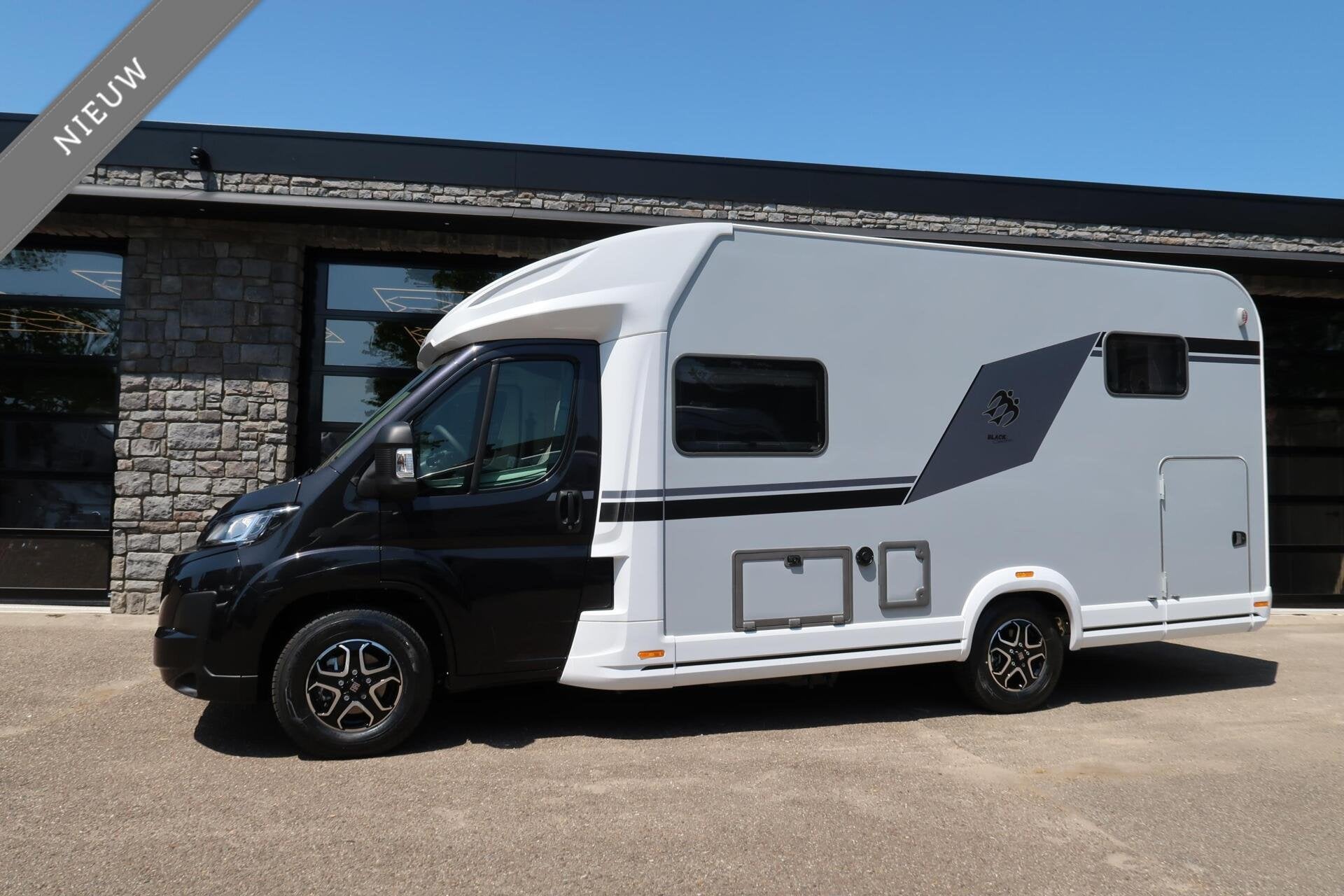 Caravans And Camping Knaus