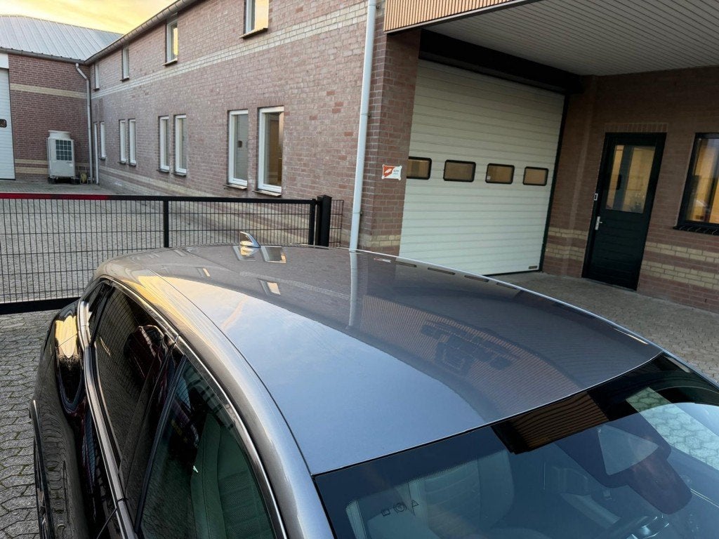 Renault MEGANE EV60 ICONIC 1e eig leder warmtepomp SOH 94%, Auto's, Automaat, Parkeerassistent, Gebruikt, Zwart