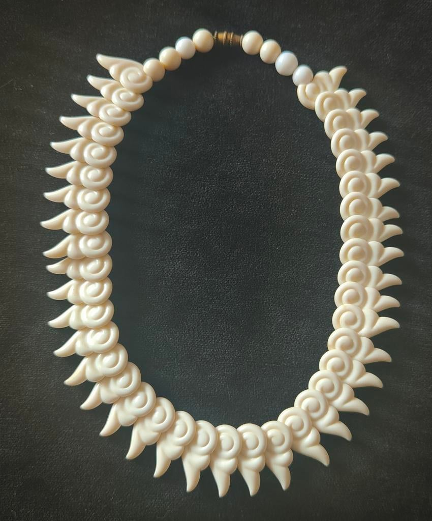 Art deco jaren 20 celluloid spiraalvormig creme ketting, Ophalen of Verzenden, Gebruikt, Beige, Kunststof