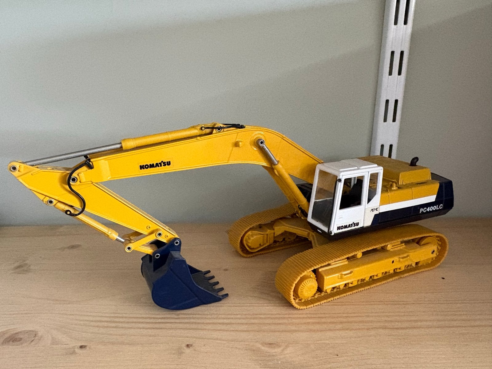 Komatsu PC400LC Graafmachine Model 1:32 - Joal, Ophalen of Verzenden, Zo goed als nieuw, Tractor of Landbouw, Joal