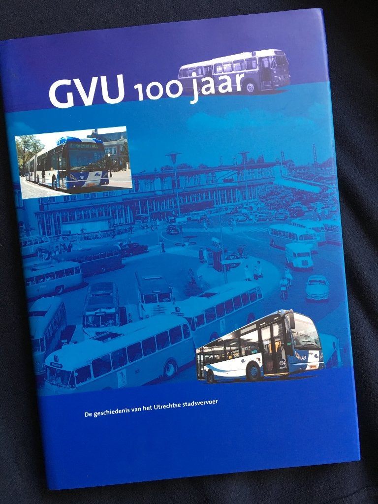 GVU 100 jaar, 1904-2004 / geschiedenis Utrechts stadsvervoer, Boeken, Ophalen of Verzenden, Zo goed als nieuw, Bus