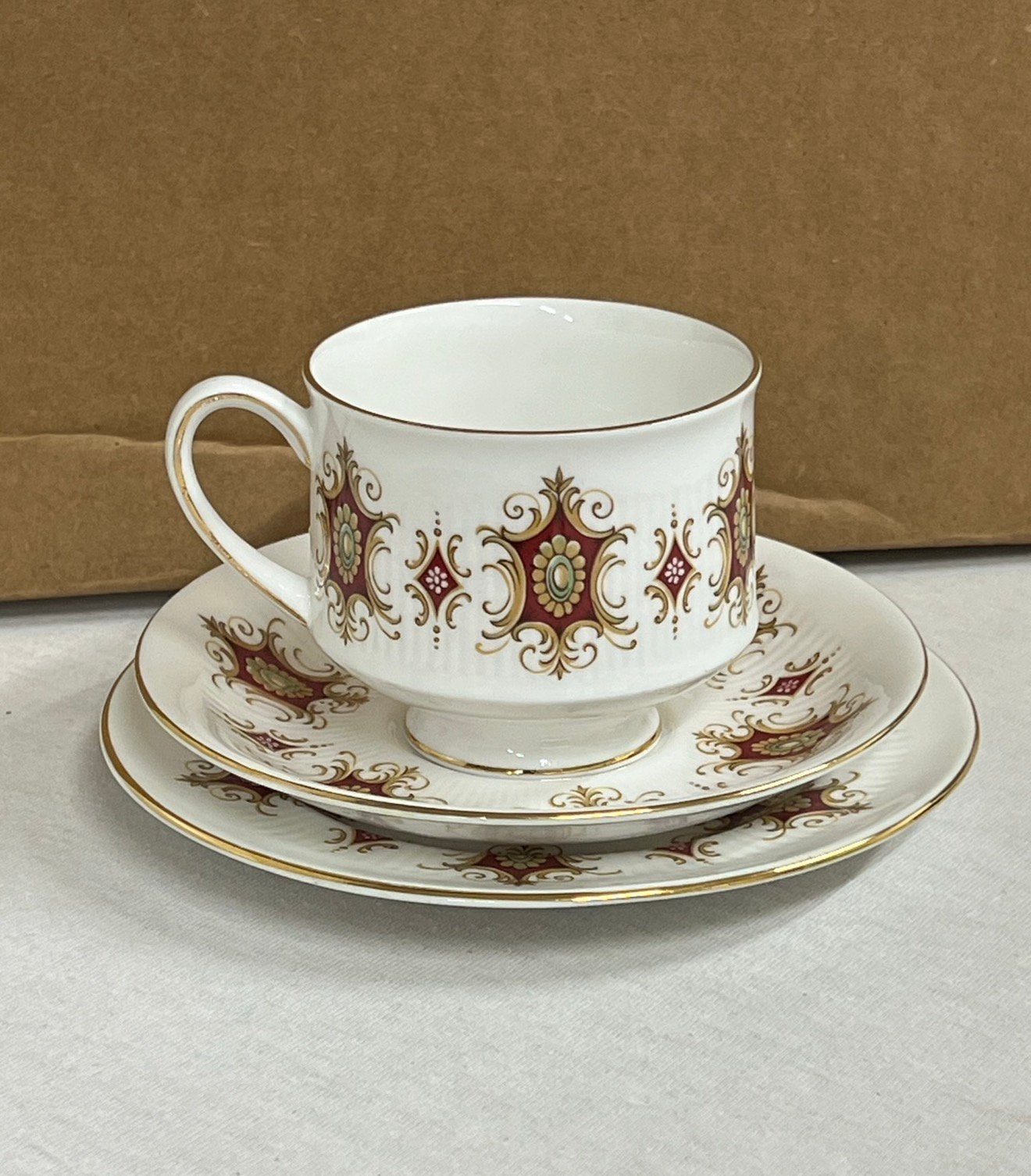 Paragon Bone China "Flamenco" Thee Kop, Schotel & Bord setje, Ophalen of Verzenden