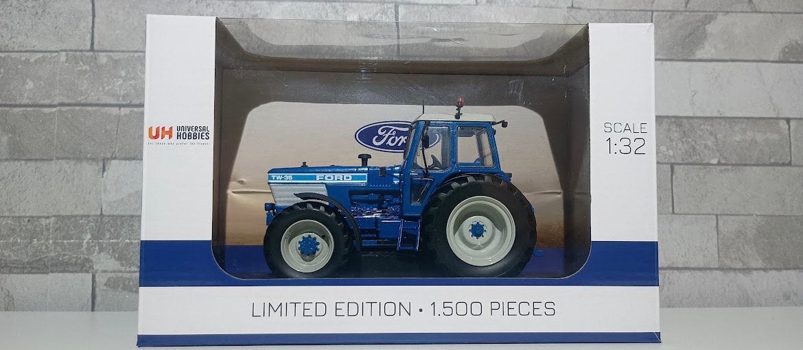 Ford TW35 Universal Hobbies, Ophalen of Verzenden, Zo goed als nieuw, Tractor of Landbouw, Universal Hobbies