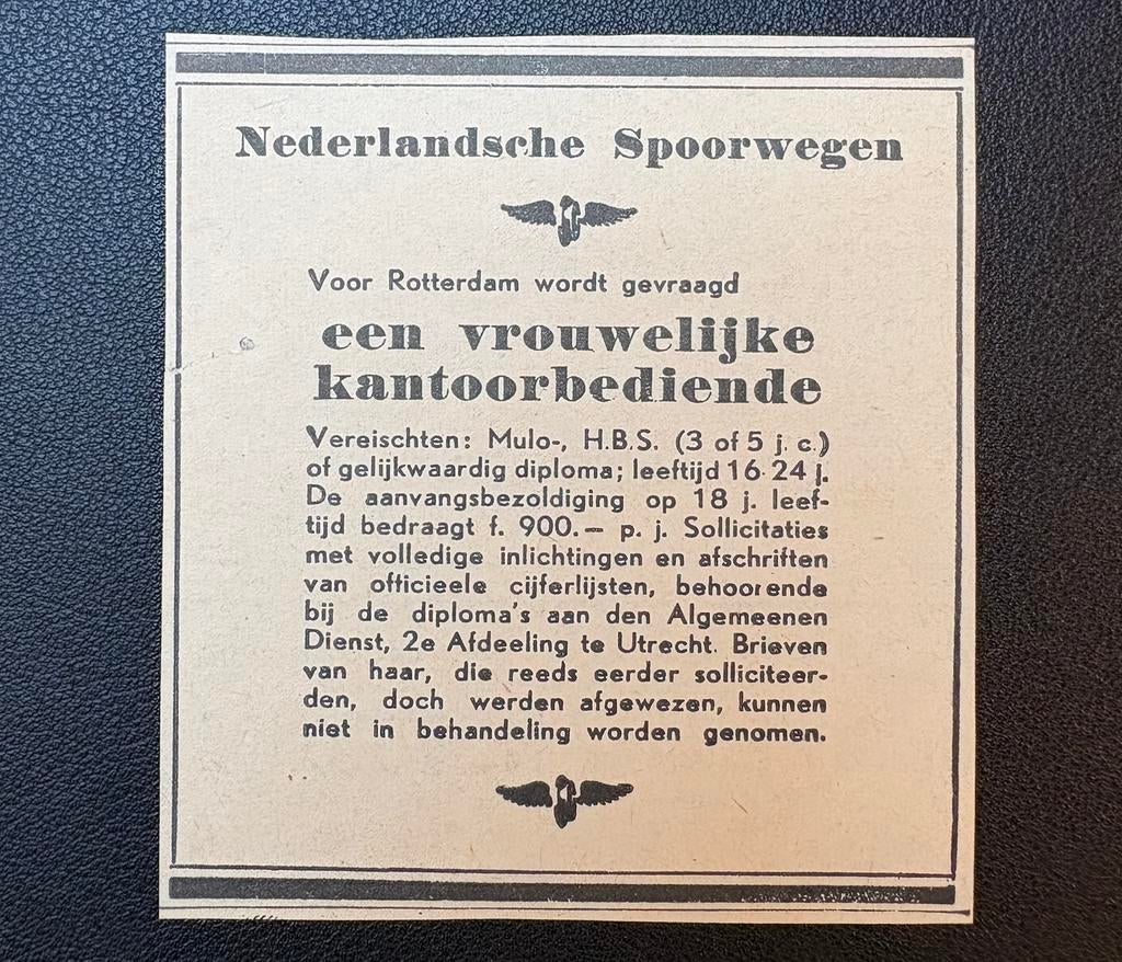 Oude vacature NS ‘Een vrouwelijke kantoorbediende’ (1946), Verzamelen, Ophalen of Verzenden, Gebruikt, Trein