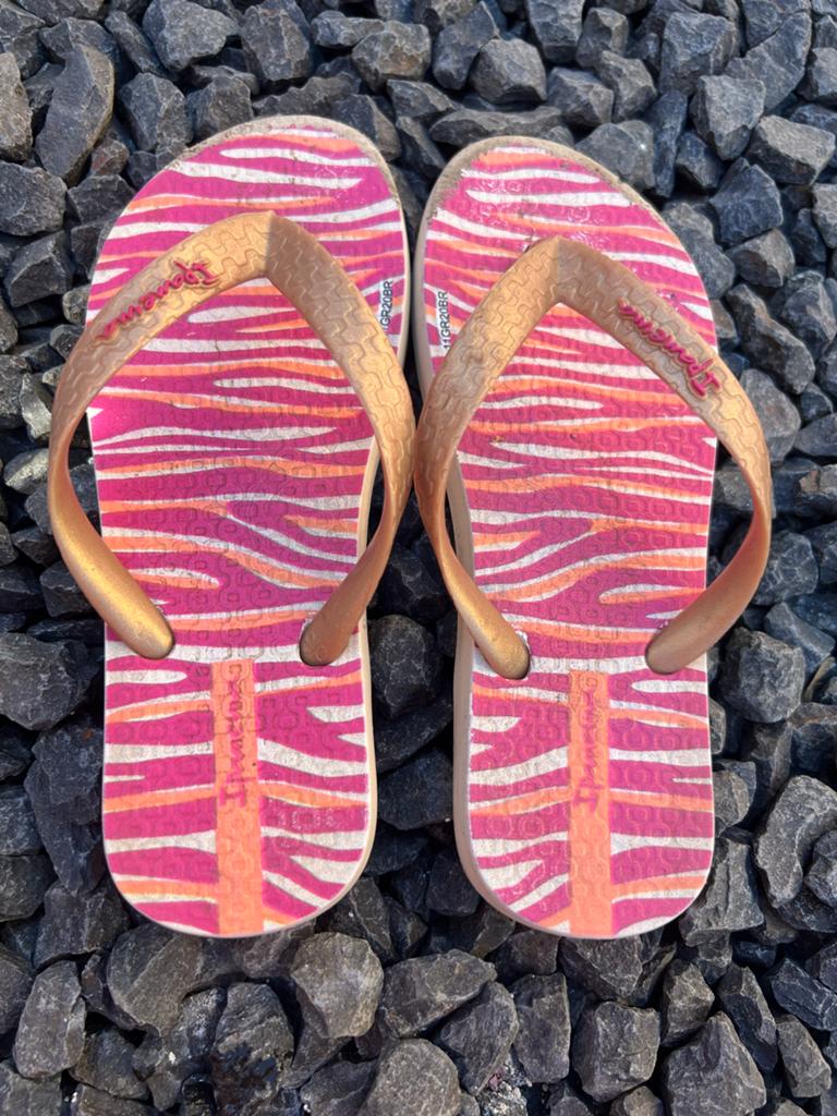 Ipanema slippers maat 31 - Roze/Oranje met goudkleurige band, Ophalen of Verzenden, Gedragen, Roze, Slippers