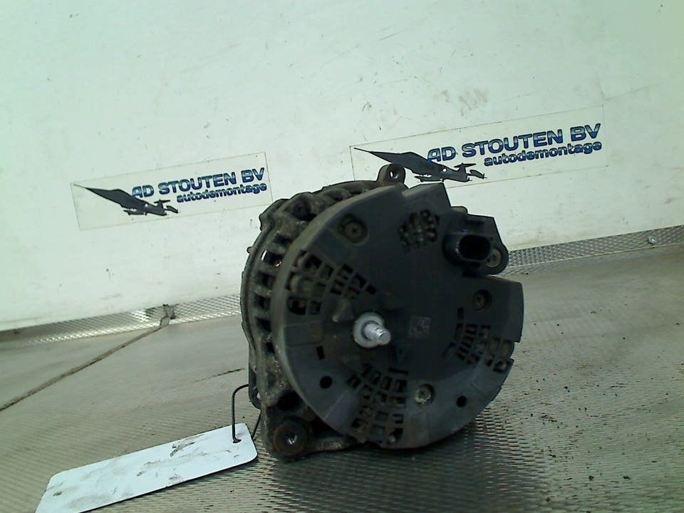 Dynamo Mercedes-Benz B (W246/W242) 2012 A0009060022, Gebruikt, Mercedes-Benz AG, Mercedes-Benz, Mercedesstraße 120, Stuttgart 70372, , Duitsland