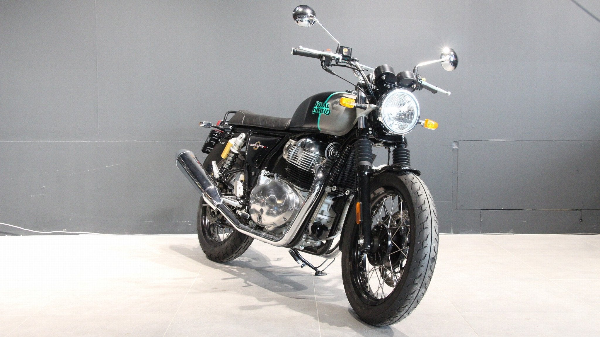 Royal-Enfield INTERCEPTOR 650 (bj 2024), Motoren, Motoren | Royal Enfield, Lorentzlaan 14
3401 MX  IJSSELSTEIN UT, Bedrijf, Toermotor