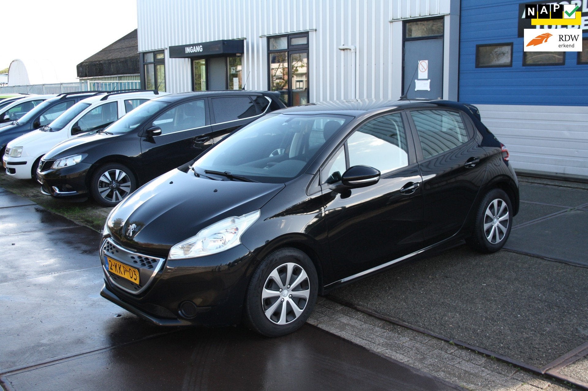 Peugeot 208 1.4 e-HDi Active *AUTOMAAT*BJ'13*NAVI*, Auto's, Stof, 4 cilinders, 96 €/maand, Origineel Nederlands