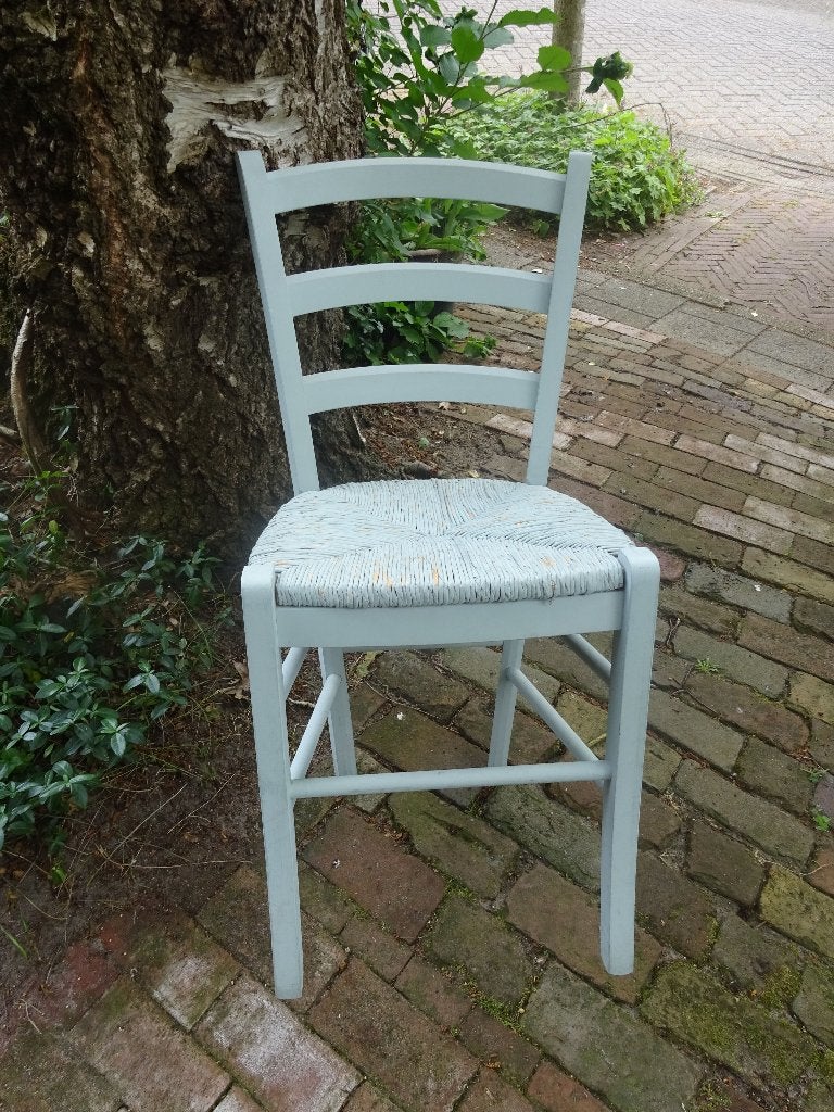 Rieten stoeltje kalk-lichtblauw geverfd, Ophalen, Blauw, Hout, Eén