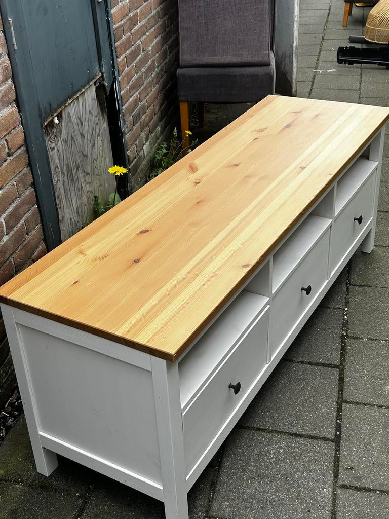 Stijlvol TV-meubel wit met houten blad (148x47x57 cm), Ophalen, Gebruikt, 100 tot 150 cm, Minder dan 100 cm