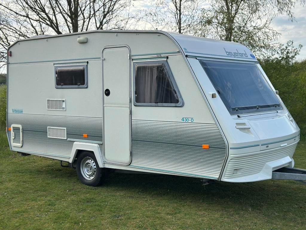Beyerland Vitesse 430-D 1996 – Nette caravan, Omvormbare zithoek, Bedrijf, Treinzit, 750 - 1000 kg