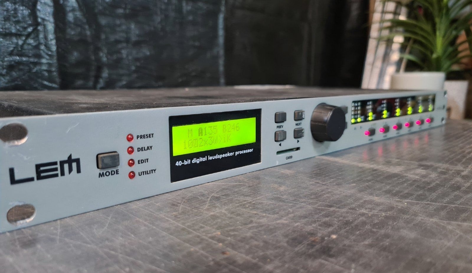 LEM DX26+ 2 in 6 uit digital crossover DSP, Ophalen of Verzenden, Gebruikt