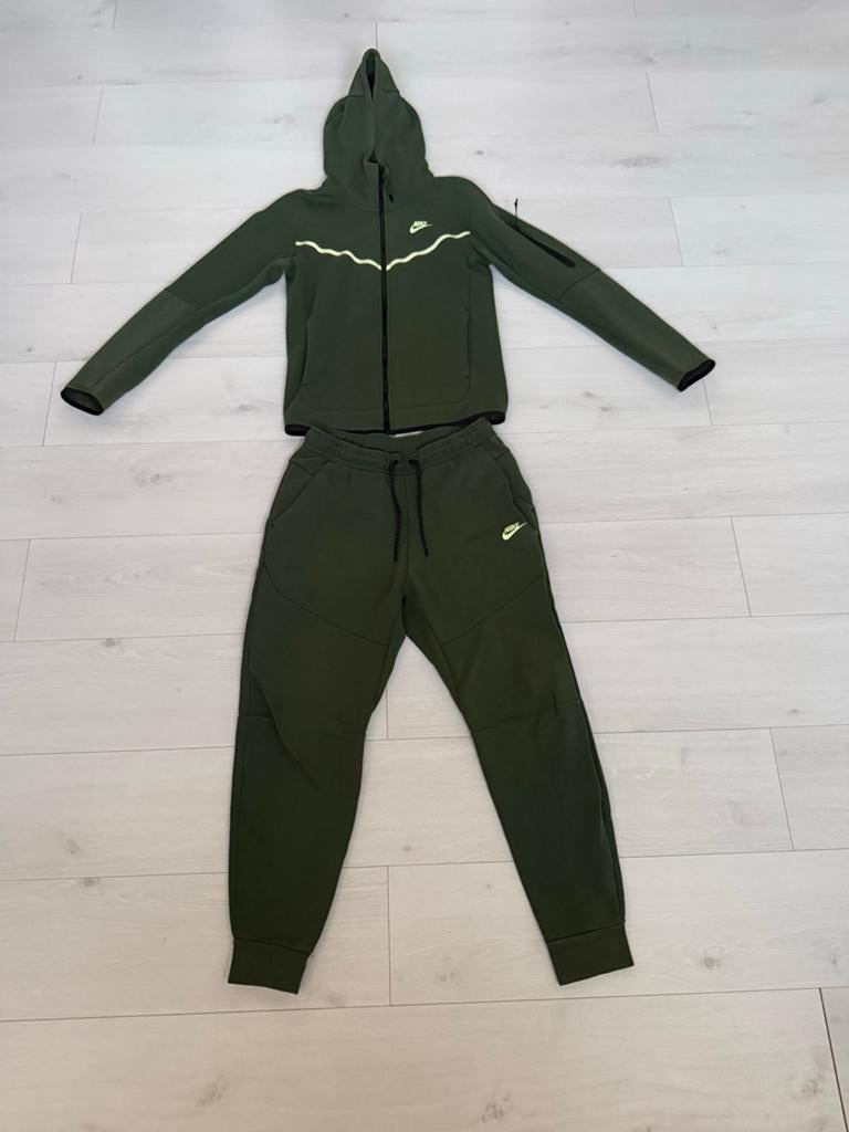 Nike Tech Fleece Pak Heren - Broek M, Vest XS - Groen, Ophalen of Verzenden, Gedragen, Overige kleuren, W32 (confectie 46) of kleiner