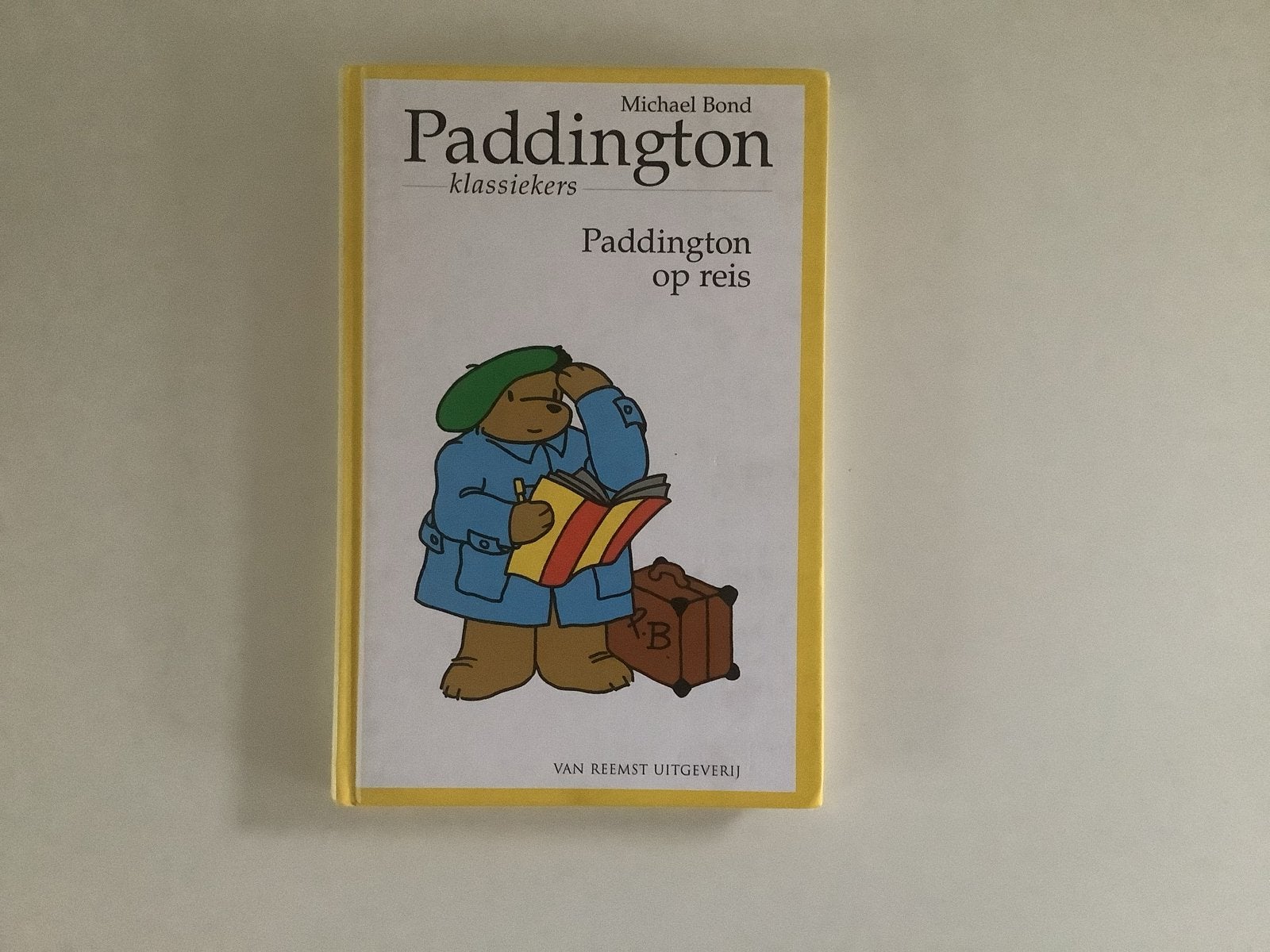 Paddington op reis - Michael Bond (119 pagina's), Fictie algemeen, Ophalen of Verzenden, Zo goed als nieuw, Voorleesboek