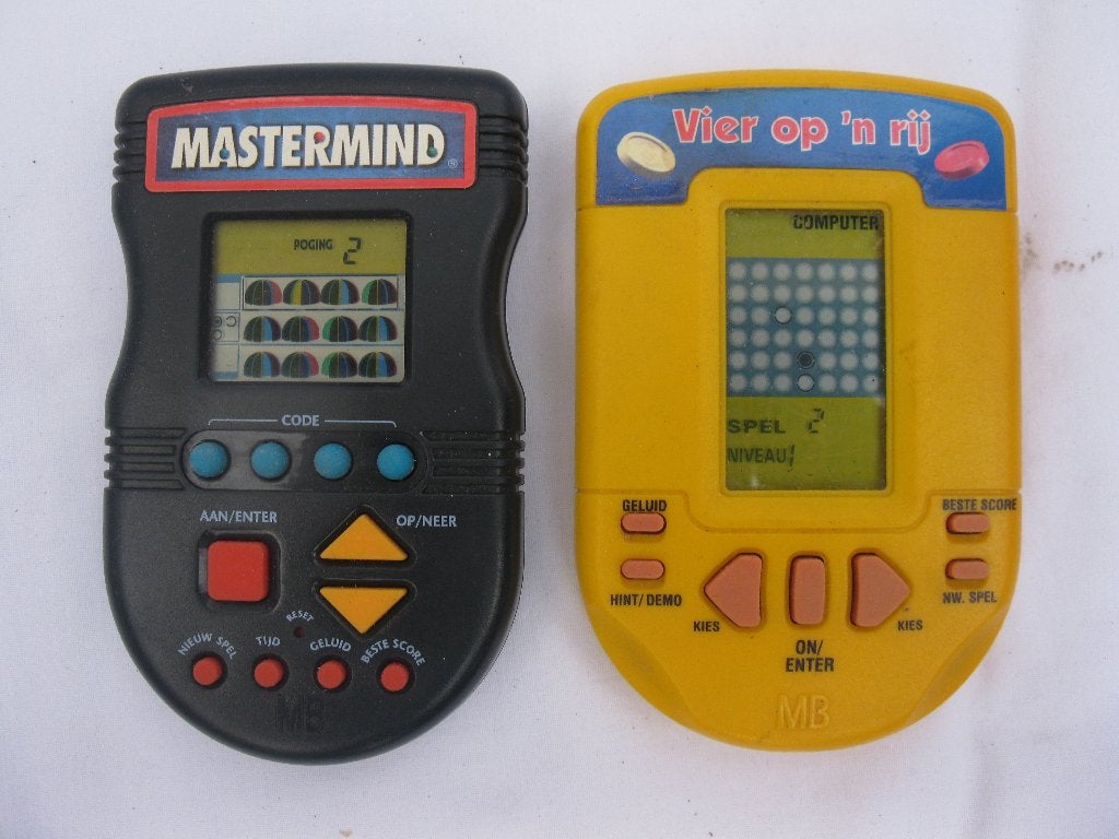 Vintage electronisch spel game vier op een rij mastermind, 1 speler, Ophalen of Verzenden, Zo goed als nieuw, Vanaf 3 jaar