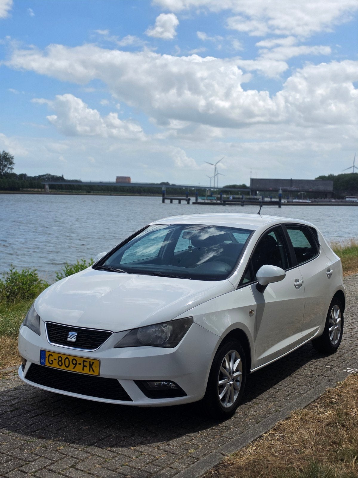 Seat Ibiza 1.2 70pk 2012 Wit, Auto's, Seat, Voorwielaandrijving, 31 €/maand, 1198 cc, Handgeschakeld