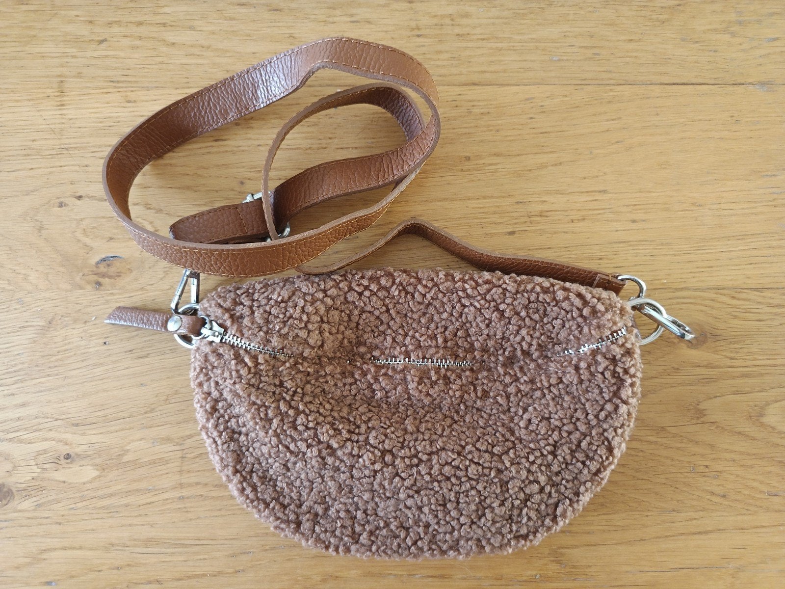 Leren teddy crossbody tas / heuptas – Bruin – Made in Italy, Ophalen, Zo goed als nieuw, Bruin, Schoudertasje